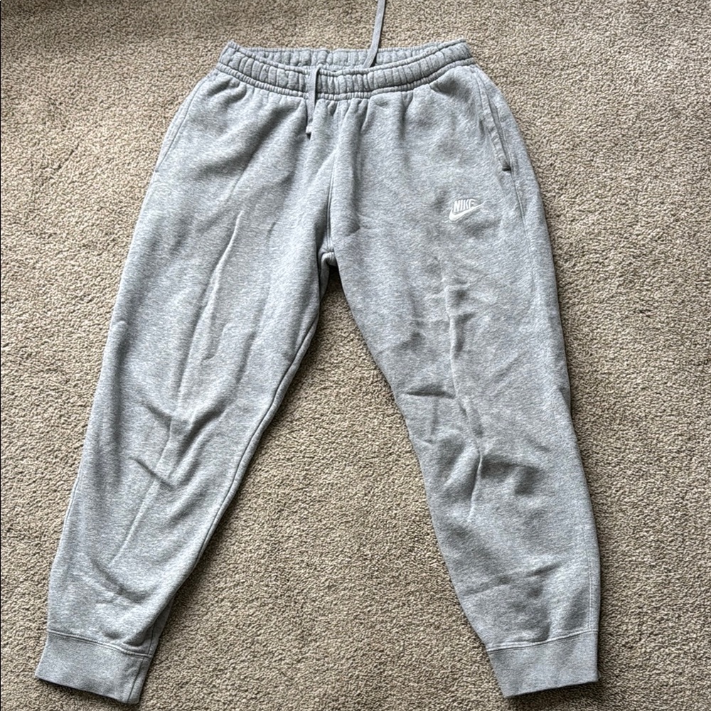 Nike Mens Heather Gray Joggers